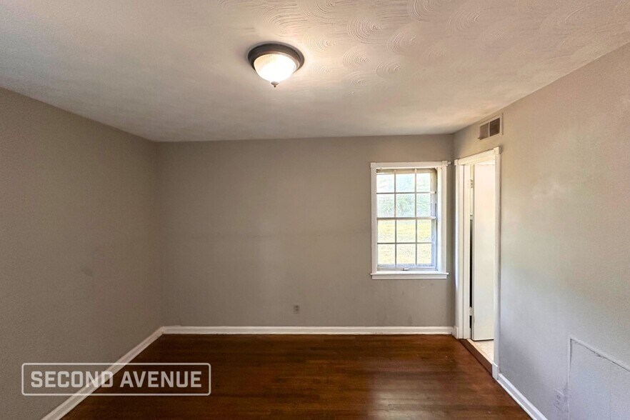 Building Photo - 4810 Summerlane Ave