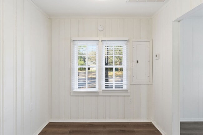 Building Photo - 20 Martha Ave