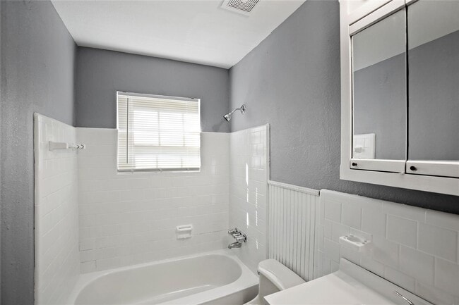 Building Photo - 1135 3rd Ave N
