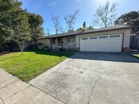 Building Photo - Hardwood floors, updated kitchen, great schools