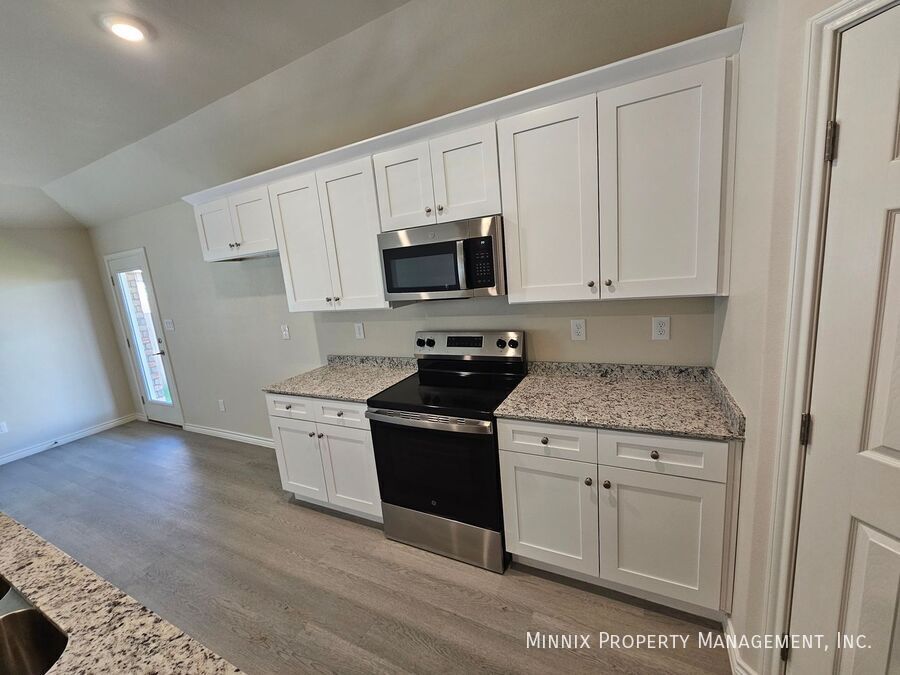 Building Photo - 1317 Bajada St
