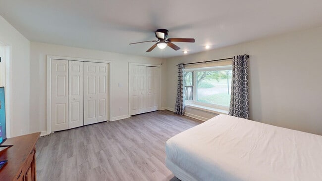 Building Photo - 2431 Weatherford Ct