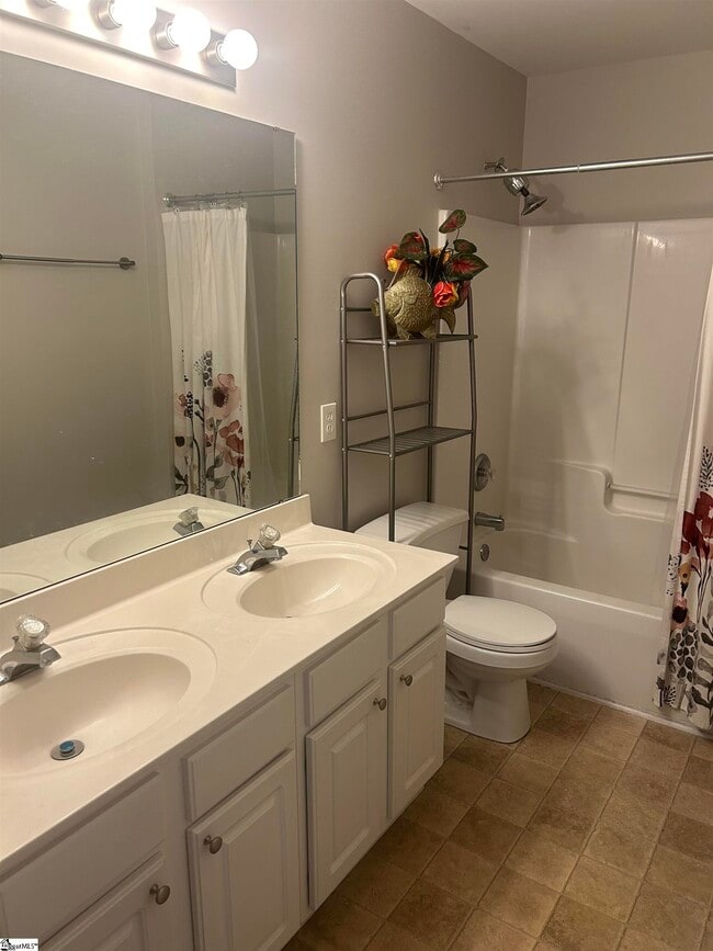 Building Photo - 30 Halehaven Dr
