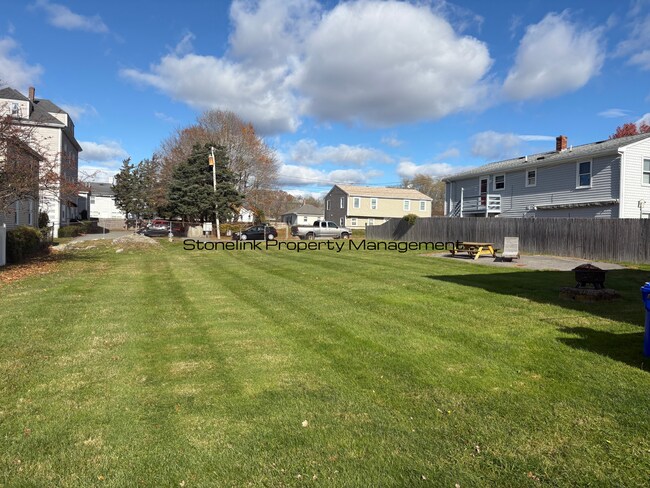 Building Photo - 293 State St