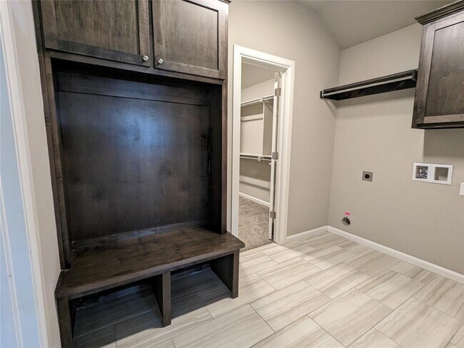 Building Photo - 3117 Stone Creek Dr