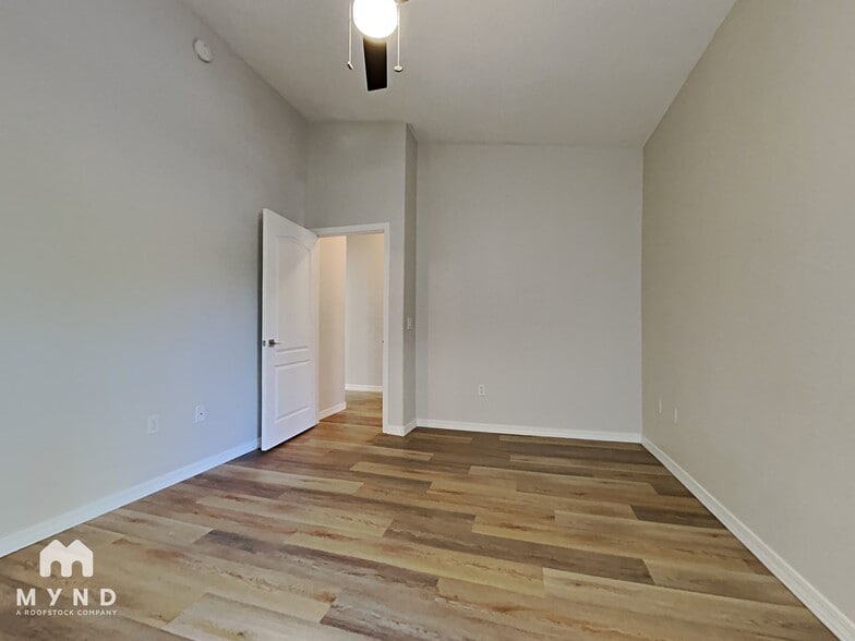 Building Photo - 1351 N Pleasant Dr