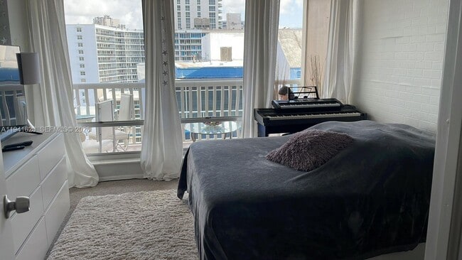 Building Photo - 4020 Galt Ocean Dr