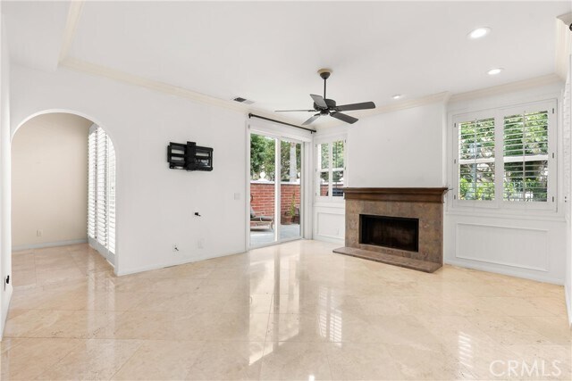 Building Photo - 6121 Greenbrier Dr