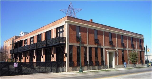 Building Photo - 915 N San Jacinto St