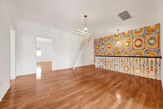 Building Photo - 552 N Madison Ave
