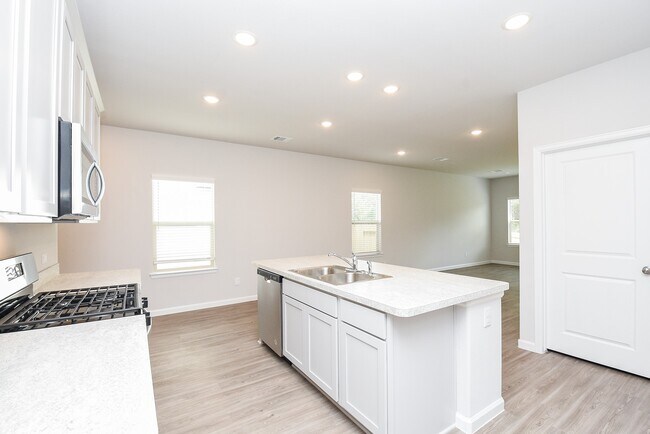 Building Photo - 16493 Moss Ln