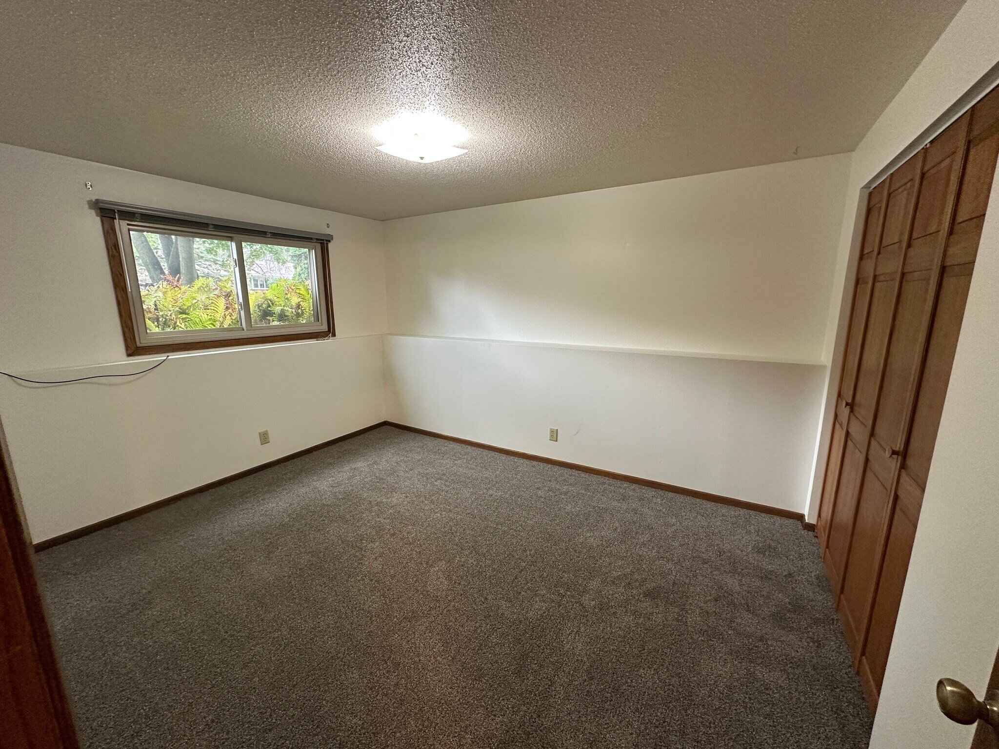 Building Photo - 9350 Syndicate Ave