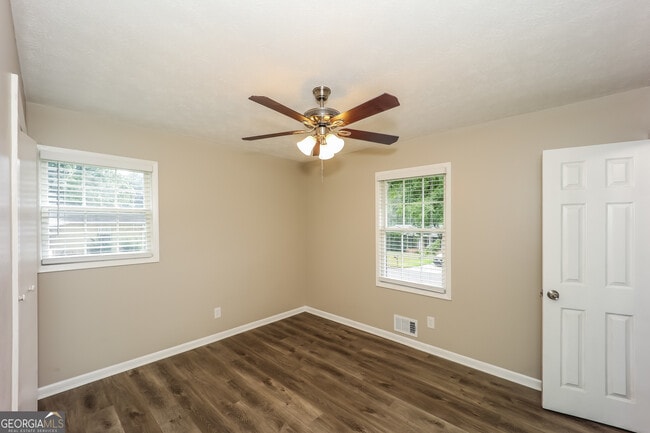 Building Photo - 5348 The Savoy