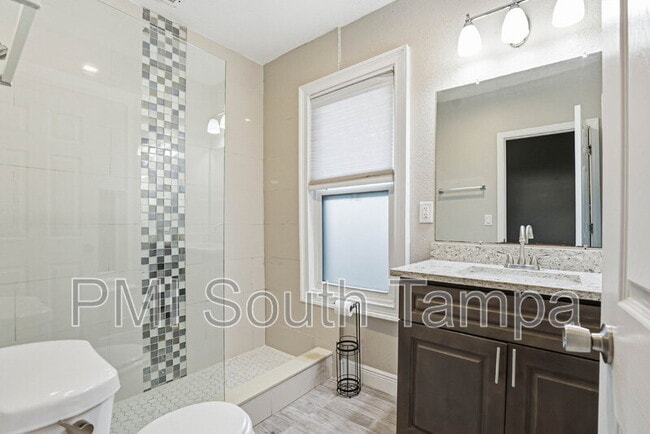 Building Photo - 203 W Emma St