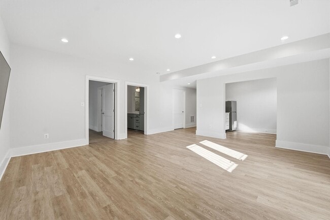 Building Photo - 1618 N Danville St