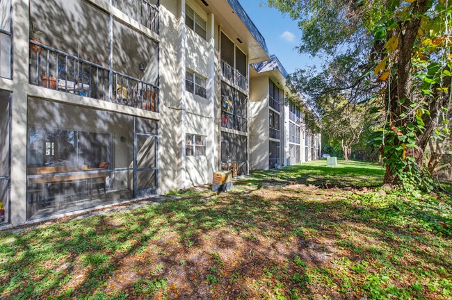 Building Photo - 7820 S Colony Cir