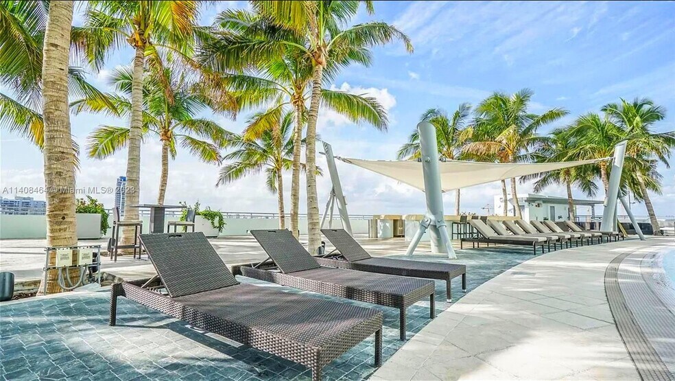 Building Photo - 900 Biscayne Blvd