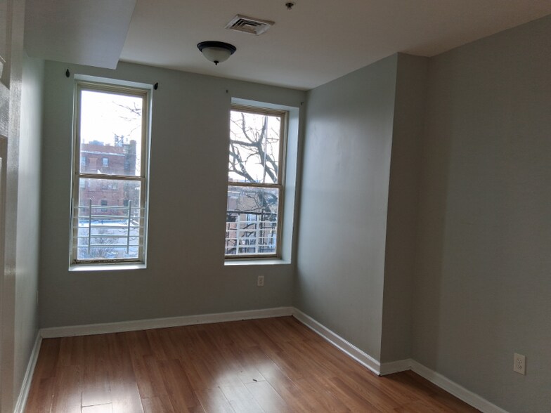 Building Photo - 130 North Ave