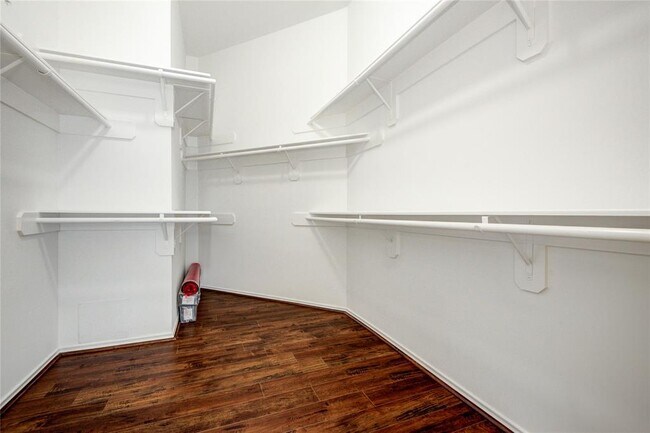 Building Photo - 6106 Grand Glen Ct