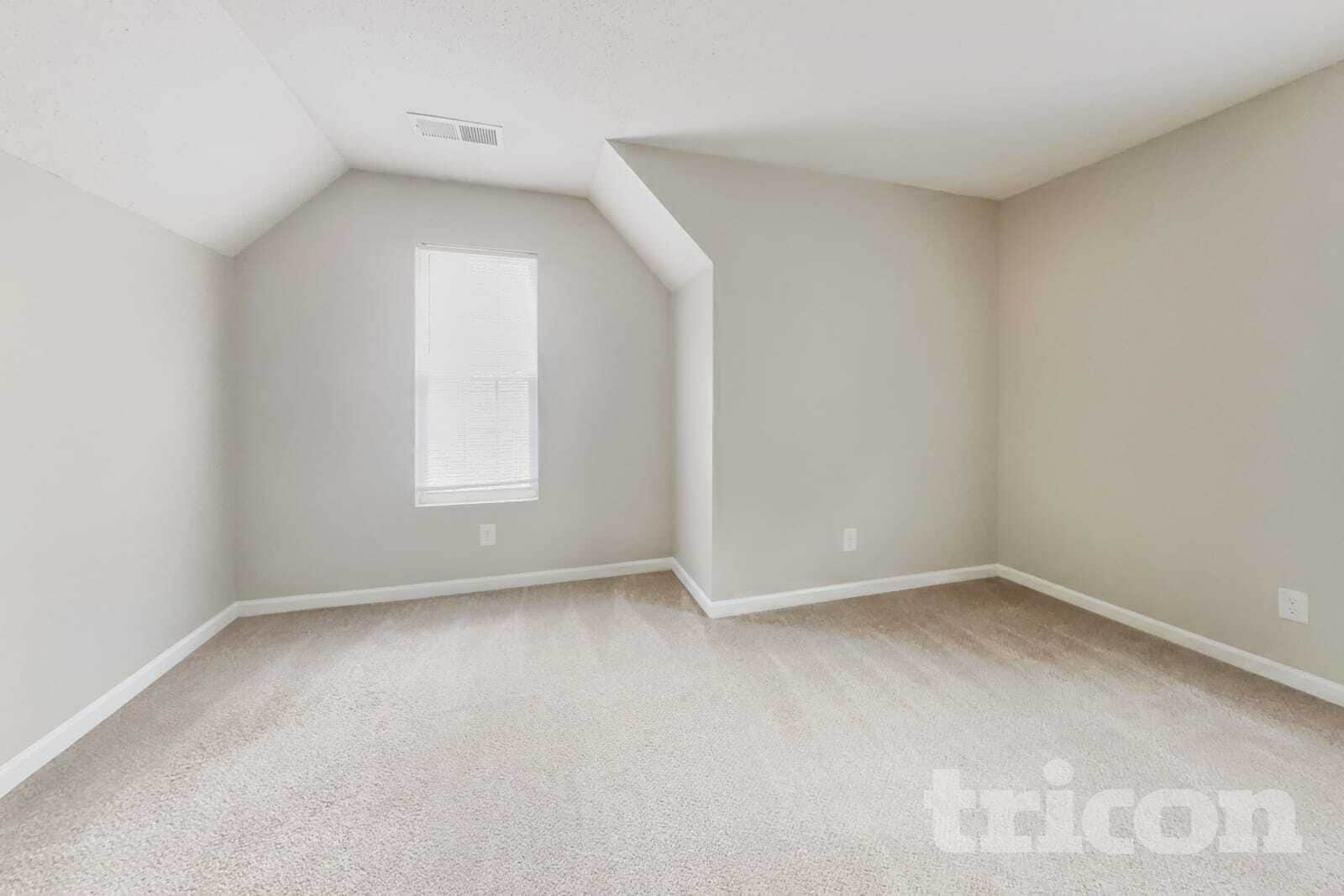 Building Photo - 1017 Woodland Pointe Dr