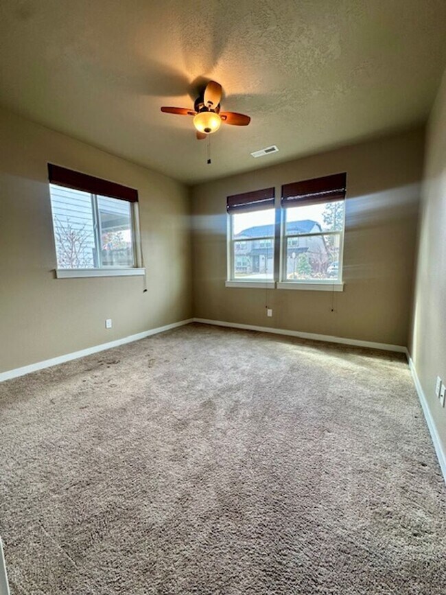 Building Photo - 63266 NW Newhall Pl
