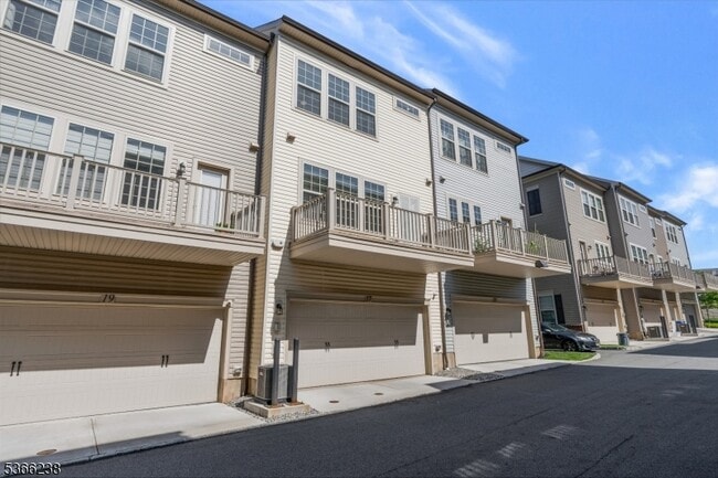 Building Photo - 17 Gala Ct