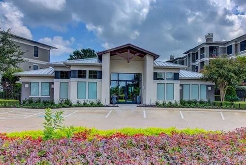 Building Photo - 11800 Dessau Rd