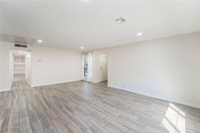 Primary Photo - 2629 Hickey Ave