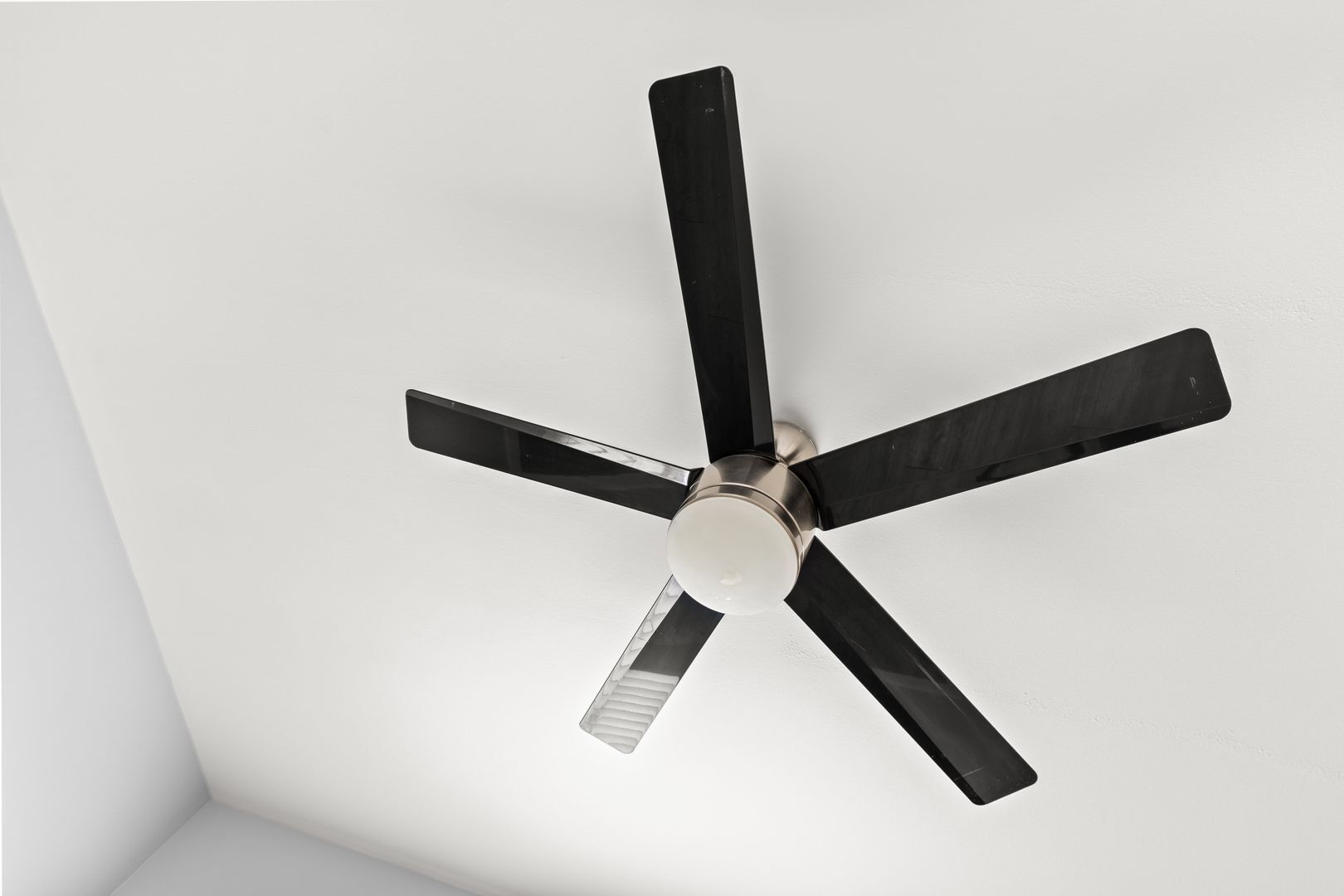 Building Photo - 539 E 11th St