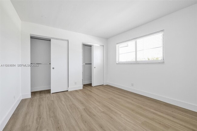 Building Photo - 417 SE 3rd Ave