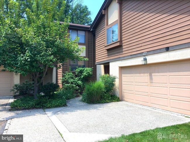 Primary Photo - 172 Sayre Dr