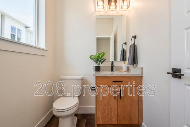 Building Photo - 479 E Violets Cv Ln