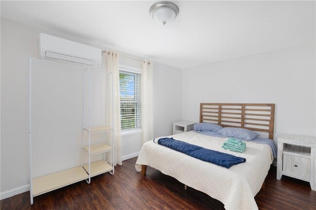 Building Photo - 66 Knowlesway Ext