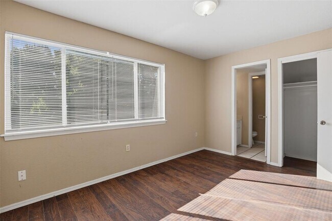 Building Photo - 1628 Claudia Dr