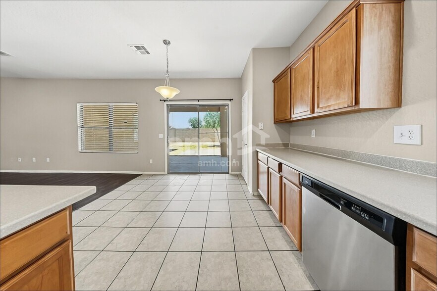 Building Photo - 2548 W Spencer Run
