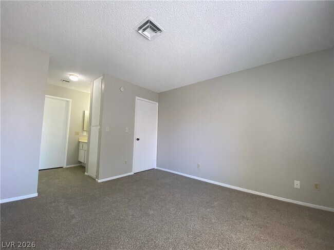 Building Photo - 4805 Nara Vista Way