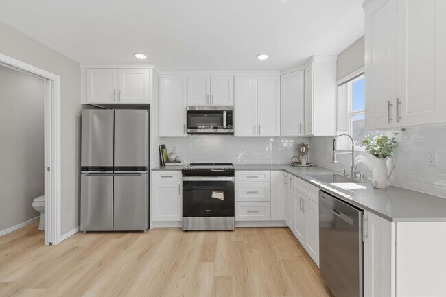 Building Photo - 3Bd/3Ba Seattle Home