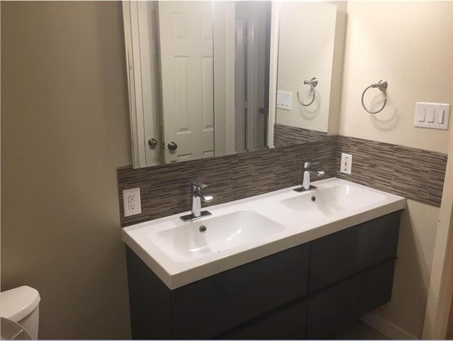 Building Photo - 12550 Piping Rock Dr