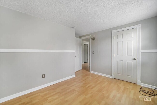 Building Photo - 1559 Aspen St