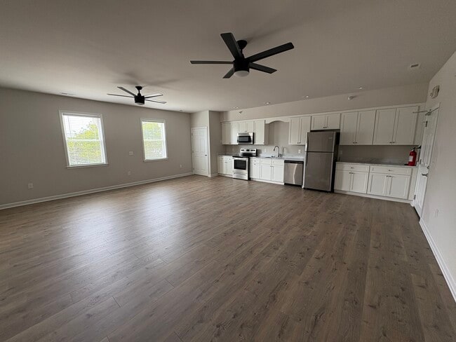 Building Photo - 107 Screven St