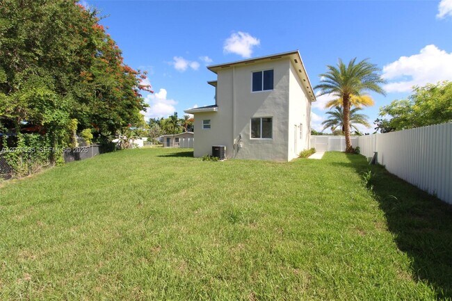 Building Photo - 16035 SW 299th Terrace