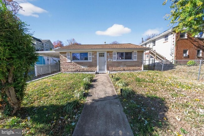 Building Photo - 2136 S Monroe St