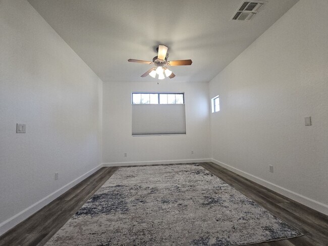 Building Photo - 1701 E Kramer St