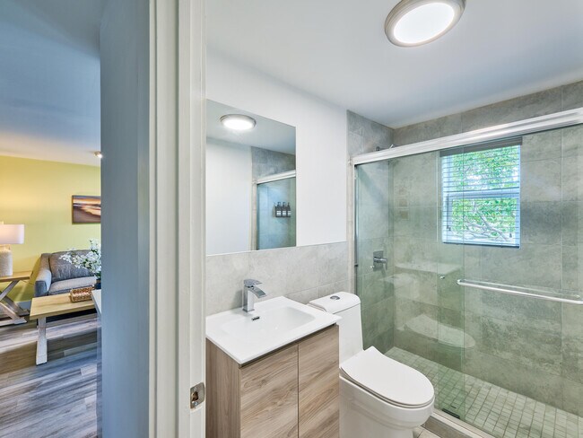 Building Photo - 2020 Washington St