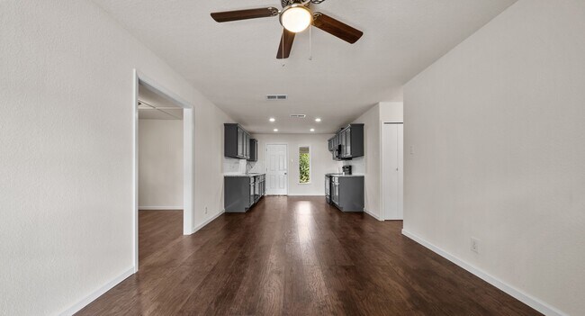 Building Photo - 5251 Village Haven