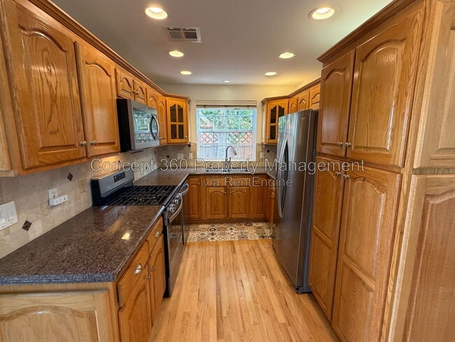 Building Photo - 237 Novara Dr