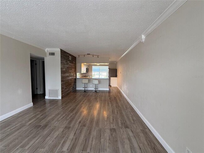 Building Photo - 2428 Columbia Dr