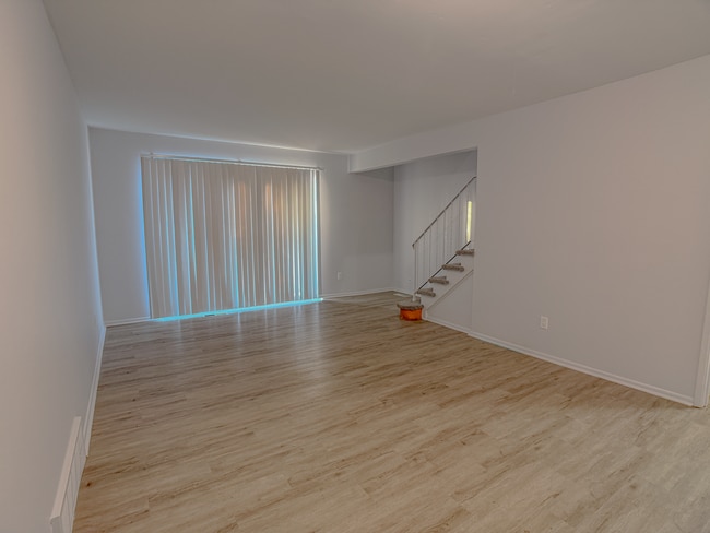 Living Room - Waverly Flatz