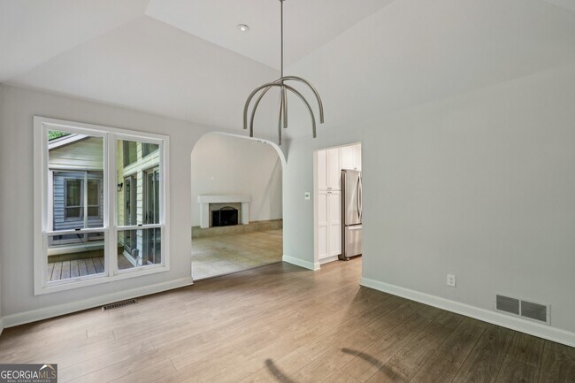 Building Photo - 110 Westchester Way
