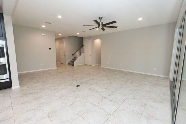 Building Photo - Shearwater, 4 bedroom 3.5 bath home for rent.